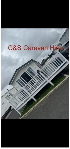 Cosy Caravan Lyons Robin Hood